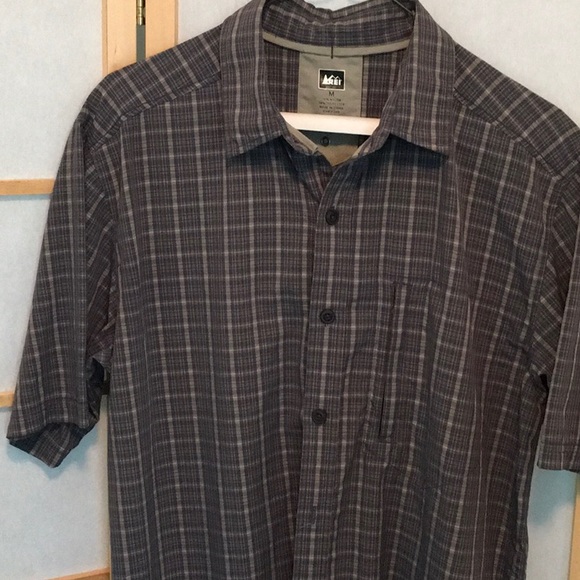 REI shortsleeved travel no-wrinkle shirt gray/blue - Picture 6 of 8